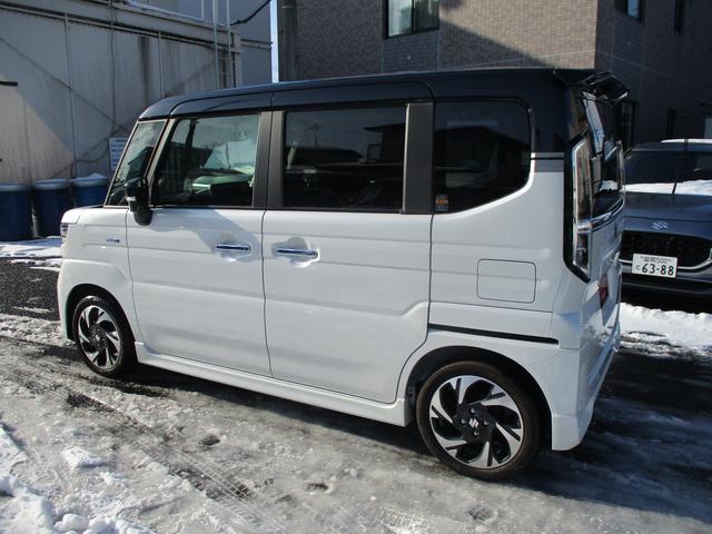 スペーシアカスタム カスタム　ＨＹＢＲＩＤ　ＸＳ　４ＷＤ　衝突被害軽減ブレーキ　オートライト　スライドドア　プッシュスタート　シートヒーター　オートエアコン　スズキセーフティーサポート　衝突被害軽減システム　アイドリングストップ　横滑り防止機能　衝突安全ボディ　盗難防止システム（8枚目）