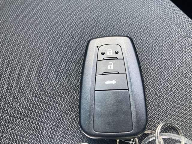 カローラ ハイブリッド　Ｇ－Ｘ　プラス　４ＷＤ　純正フルセグナビ（ＤＶＤ／Ｂｌｕｅｔｏｏｔｈ対応）バックカメラ　横滑防止　クルーズコントロール　ＬＥＤヘッドライト　社外アルミホイール　スマートキー　ワイパーデアイサー　ＵＳＢソケット（22枚目）