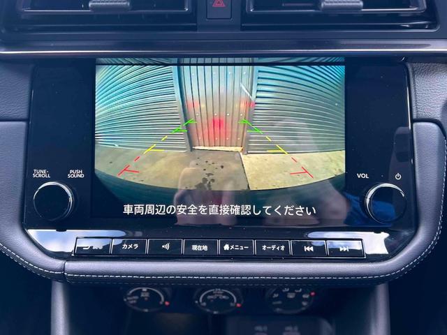 フェアレディＺ ニスモ　自税月割り込み　バックカメラ　ナビ　ＴＶ　クリアランスソナー　オートクルーズコントロール　衝突被害軽減システム　ＡＴ　オートライト　ＬＥＤヘッドランプ　スマートキー　電動格納ミラー　アルミホイール（11枚目）