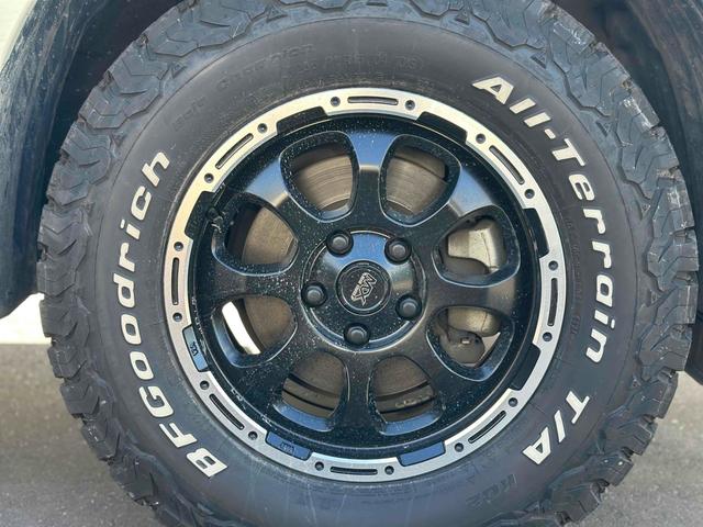 デリカＤ：５ Ｇ　パワーパッケージ　４ＷＤ　月割り自税込み　マッドクロスアルミ　ＢＦグッドリッチ　ブラックグリル　ドライブレコーダー　全周囲カメラ　ナビ　ＴＶ　オートクルーズコントロール　レーンアシスト　両側電動スライドドア（28枚目）