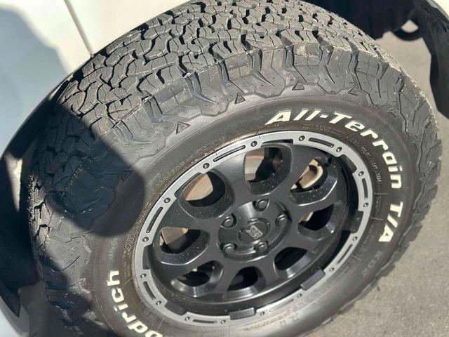 デリカＤ：５ Ｇ　パワーパッケージ　４ＷＤ　月割り自税込み　マッドクロスアルミ　ＢＦグッドリッチ　ブラックグリル　ドライブレコーダー　全周囲カメラ　ナビ　ＴＶ　オートクルーズコントロール　レーンアシスト　両側電動スライドドア（31枚目）