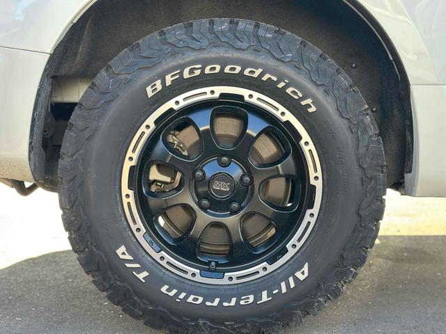 デリカＤ：５ Ｇ　パワーパッケージ　４ＷＤ　月割り自税込み　マッドクロスアルミ　ＢＦグッドリッチ　ブラックグリル　ドライブレコーダー　全周囲カメラ　ナビ　ＴＶ　オートクルーズコントロール　レーンアシスト　両側電動スライドドア（36枚目）