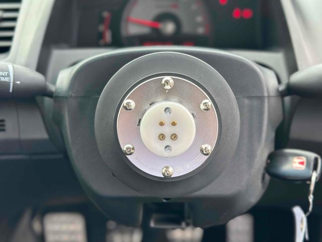 シビック タイプＲ　無限エアロ　Ｊ’ＳＥＣＵ　ＧｒｕｐｐｅＭエアクリインテーク　社外中間リアマフラー　ワークスベルクイックリリース　モモステ　スポーツ触媒　車高調　ＲＡＹＳ、ＲＥ３０　リフレッシュ塗装済み　６ＭＴ（16枚目）