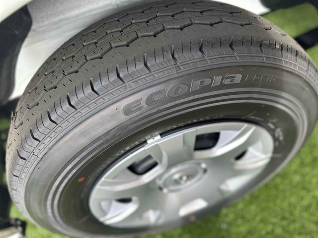 ハイエースワゴン ＧＬ　登録済未使用車　近隣のお客様に販売させて頂いております　４ＷＤ　寒冷地仕様　デジタルインナーミラー　電動スライドドア　パノラミックビューモニター　ＬＥＤヘッドランプ　モデリスタインテリアパネルセット（31枚目）