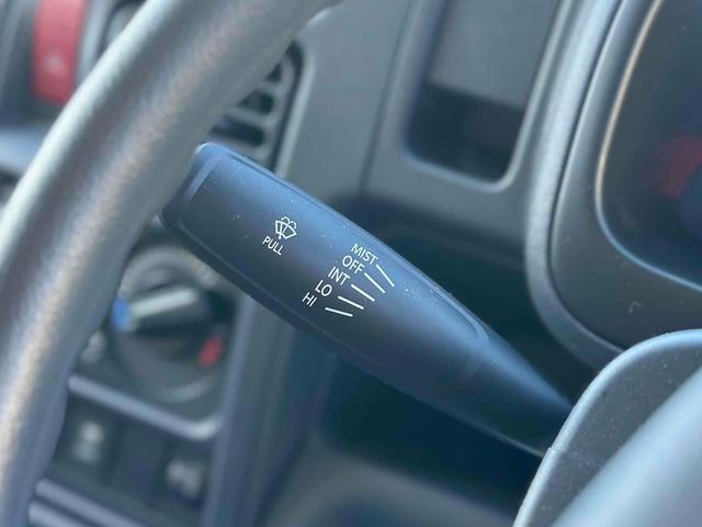 キャリイトラック ＫＣエアコン・パワステ　４ＷＤ　ミラー型ドラレコ　ディスプレイオーディオ　エアコン　パワーステアリング　ＭＴ　衝突被害軽減システム　レーンアシスト　ドライブレコーダー　オートライト　ＥＳＣ（8枚目）