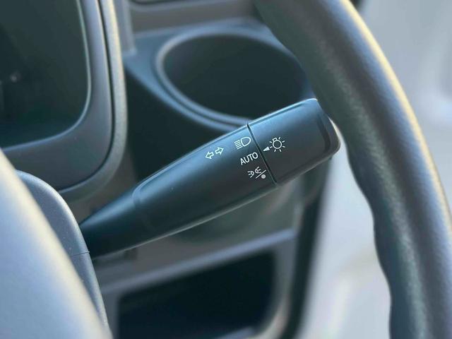 キャリイトラック ＫＣエアコン・パワステ　４ＷＤ　ミラー型ドラレコ　ディスプレイオーディオ　エアコン　パワーステアリング　ＭＴ　衝突被害軽減システム　レーンアシスト　ドライブレコーダー　オートライト　ＥＳＣ（9枚目）