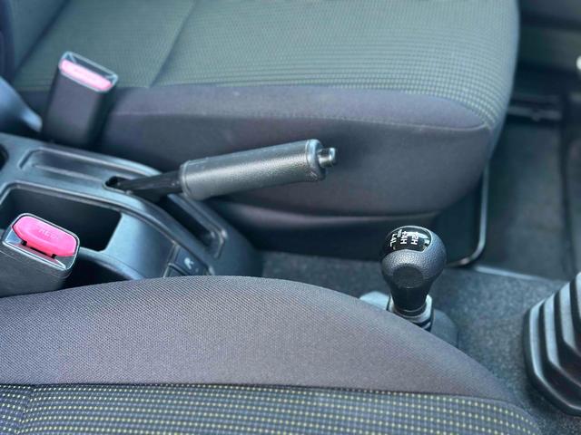ジムニーシエラ ＪＬ　４ＷＤ　スマートキー　電動格納ミラー　シートヒーター　ＭＴ　盗難防止システム　衝突安全ボディ　ＣＤ　ＵＳＢ　フルフラット　ＡＢＳ　ＥＳＣ　エアコン　パワーステアリング　パワーウィンドウ（25枚目）