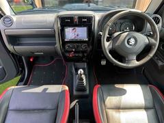 毎回座るフロントシート。運転席は必ず使用する部分ですので、座り心地が重要です！ 2