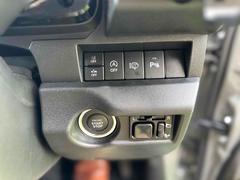 お車の知識がなくても大丈夫です！皆様のご来店をスタッフ一同、心よりお待ちしております。 4