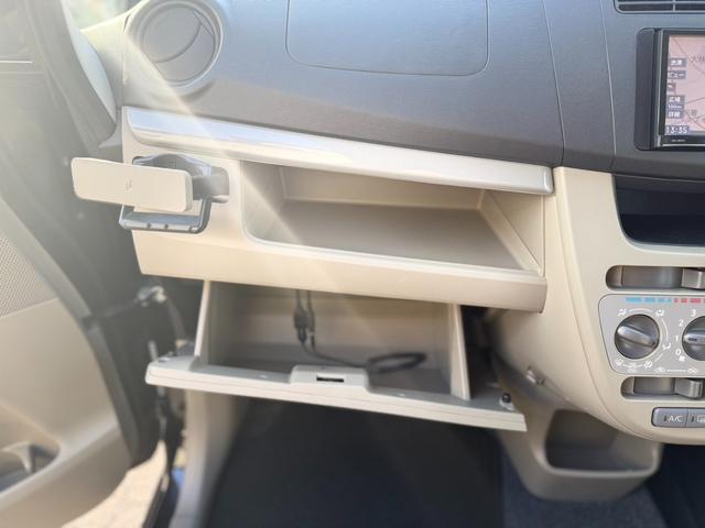 ムーヴ Ｌ　社外ナビ　地デジ　　社外１４インチアルミホイール　ＬＥＤヘッドライトバルブ（18枚目）