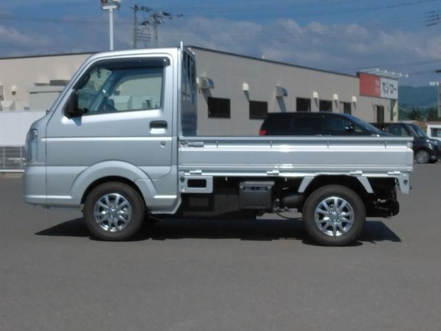 キャリイトラック ＫＣパワステ農繁仕様　４ＷＤ　軽トラック　ＭＴ　オートライト　アルミホイール　ＥＳＣ　エアコン　運転席エアバッグ　助手席エアバッグ（12枚目）