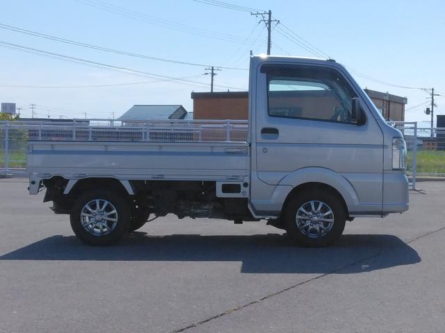 キャリイトラック ＫＣパワステ農繁仕様　４ＷＤ　軽トラック　ＭＴ　オートライト　アルミホイール　ＥＳＣ　エアコン　運転席エアバッグ　助手席エアバッグ（16枚目）