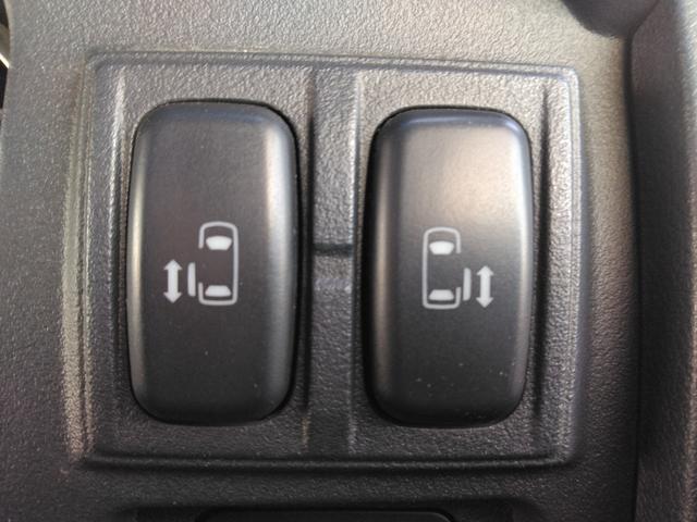 バックカメラ装備。駐車が苦手な方には欠かせません。