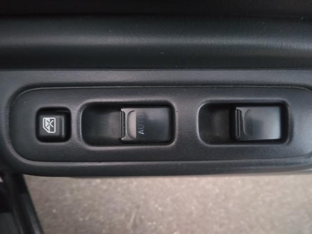 ジムニー ワイルドウインド　４ＷＤ　キーレスエントリー　電動格納ミラー　シートヒーター　ＡＴ　ＡＢＳ　ＣＤ　ルーフレール　アルミホイール　衝突安全ボディ　エアコン（3枚目）