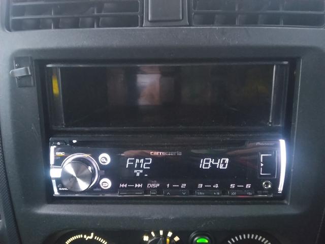 ジムニー ワイルドウインド　４ＷＤ　キーレスエントリー　電動格納ミラー　シートヒーター　ＡＴ　ＡＢＳ　ＣＤ　ルーフレール　アルミホイール　衝突安全ボディ　エアコン（5枚目）