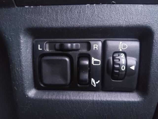 ジムニー ワイルドウインド　４ＷＤ　キーレスエントリー　電動格納ミラー　シートヒーター　ＡＴ　ＡＢＳ　ＣＤ　ルーフレール　アルミホイール　衝突安全ボディ　エアコン（13枚目）
