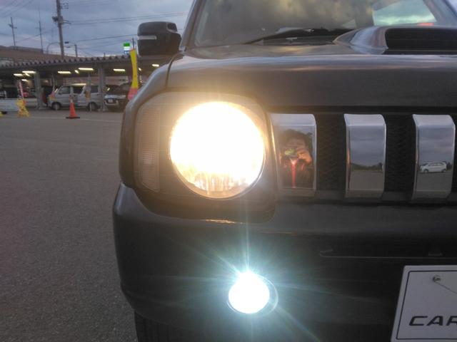 ジムニー ワイルドウインド　４ＷＤ　キーレスエントリー　電動格納ミラー　シートヒーター　ＡＴ　ＡＢＳ　ＣＤ　ルーフレール　アルミホイール　衝突安全ボディ　エアコン（26枚目）