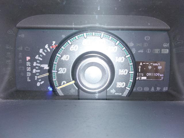 ステップワゴン Ｇ　Ｅセレクション　４ＷＤ　ＥＴＣ　ナビ　ＴＶ　両側電動スライドドア　スマートキー　アイドリングストップ　電動格納ミラー　後席モニター　３列シート　ＣＶＴ　ＣＤ　ＤＶＤ再生　ＵＳＢ　Ｂｌｕｅｔｏｏｔｈ　盗難防止システム（15枚目）