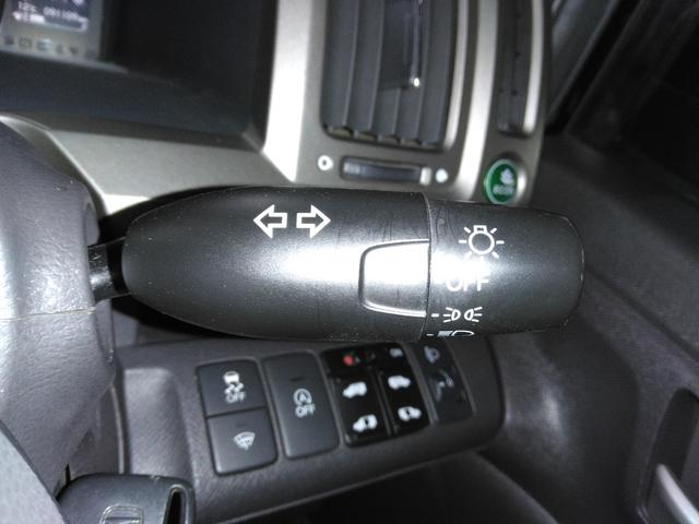 ステップワゴン Ｇ　Ｅセレクション　４ＷＤ　ＥＴＣ　ナビ　ＴＶ　両側電動スライドドア　スマートキー　アイドリングストップ　電動格納ミラー　後席モニター　３列シート　ＣＶＴ　ＣＤ　ＤＶＤ再生　ＵＳＢ　Ｂｌｕｅｔｏｏｔｈ　盗難防止システム（28枚目）