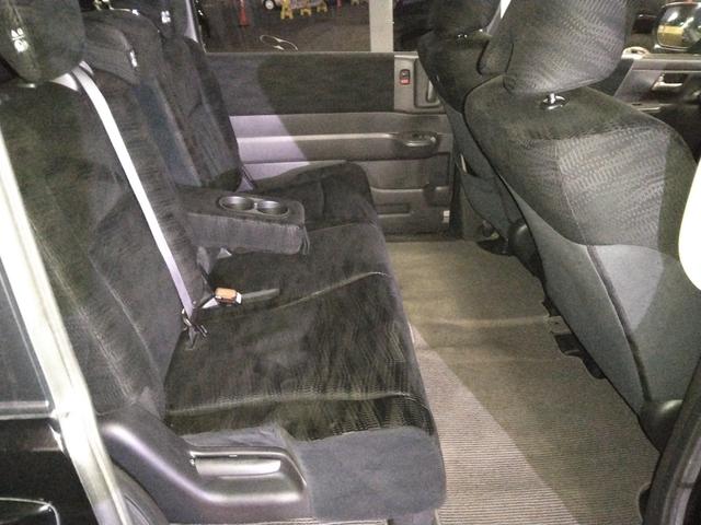 ステップワゴン Ｇ　Ｅセレクション　４ＷＤ　ＥＴＣ　ナビ　ＴＶ　両側電動スライドドア　スマートキー　アイドリングストップ　電動格納ミラー　後席モニター　３列シート　ＣＶＴ　ＣＤ　ＤＶＤ再生　ＵＳＢ　Ｂｌｕｅｔｏｏｔｈ　盗難防止システム（45枚目）