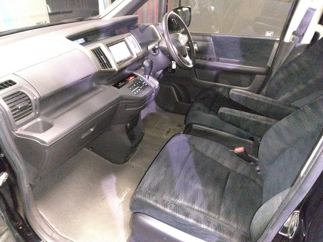 ステップワゴン Ｇ　Ｅセレクション　４ＷＤ　ＥＴＣ　ナビ　ＴＶ　両側電動スライドドア　スマートキー　アイドリングストップ　電動格納ミラー　後席モニター　３列シート　ＣＶＴ　ＣＤ　ＤＶＤ再生　ＵＳＢ　Ｂｌｕｅｔｏｏｔｈ　盗難防止システム（48枚目）