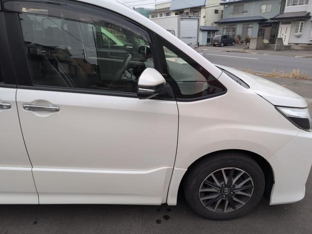 ノア Ｓｉ　ダブルバイビー　４ＷＤ　ＥＴＣ　バックカメラ　ナビ　ＴＶ　オートクルーズコントロール　レーンアシスト　衝突被害軽減システム　両側電動スライドドア　オートマチックハイビーム　ＬＥＤヘッドランプ　スマートキー（33枚目）