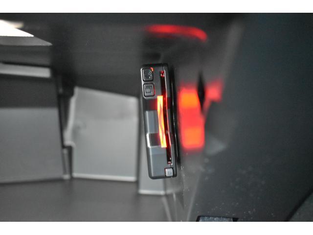 ４０８ アリュール　ＥＴＣ　ワイヤレススマートフォンチャージャー　ＬＥＤヘッドライト　オートマチックハイビーム　レーンキープアシスト　スマートキー　盗難防止システム　ワンオーナー車　禁煙車（17枚目）