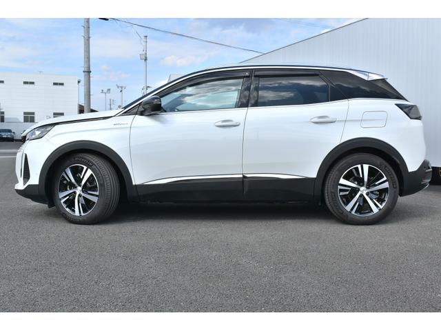 ３００８ ＧＴハイブリッド４　弊社試乗車　ＥＴＣ　パノラミックサンルーフ　ＬＥＤヘッドライト　オートマチックハイビーム　電動リアゲート　シートヒーター　パワーシート　レーンキープアシスト　パーキングアシスト（3枚目）