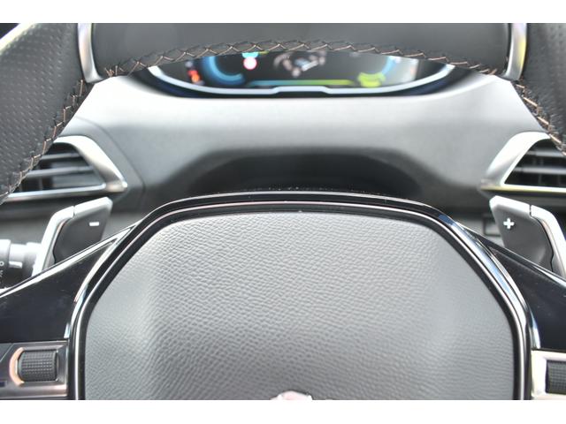 ３００８ ＧＴハイブリッド４　弊社試乗車　ＥＴＣ　パノラミックサンルーフ　ＬＥＤヘッドライト　オートマチックハイビーム　電動リアゲート　シートヒーター　パワーシート　レーンキープアシスト　パーキングアシスト（16枚目）
