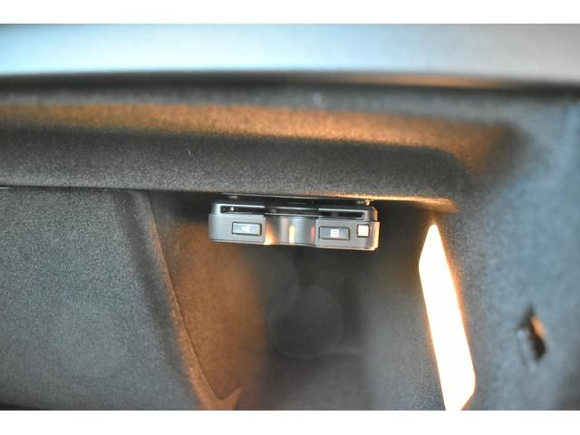 ３００８ ＧＴハイブリッド４　弊社試乗車　ＥＴＣ　パノラミックサンルーフ　ＬＥＤヘッドライト　オートマチックハイビーム　電動リアゲート　シートヒーター　パワーシート　レーンキープアシスト　パーキングアシスト（18枚目）