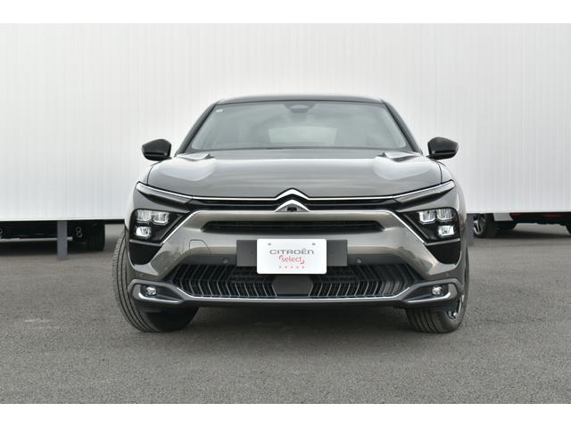 Ｃ５ Ｘ シャインパック　プラグインハイブリッド　弊社試乗車　ワイヤレススマートフォンチャージャー　サンルーフ　ツートーンレザーシート　ＬＥＤヘッドライト　シートヒーター　ステアリングヒーター　スマートキー　禁煙車（2枚目）