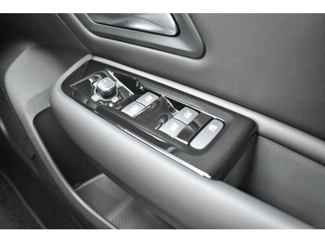 Ｃ５ Ｘ シャインパック　プラグインハイブリッド　弊社試乗車　ワイヤレススマートフォンチャージャー　サンルーフ　ツートーンレザーシート　ＬＥＤヘッドライト　シートヒーター　ステアリングヒーター　スマートキー　禁煙車（17枚目）