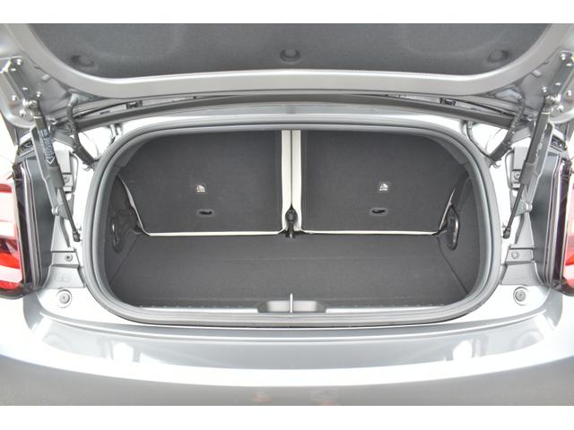 ５００ｅ オープン　弊社試乗車　ＥＴＣ２．０　純正ナビ　ワイヤレススマートフォンチャージャー　シートヒーター　ＬＥＤヘッドライト　オートマチックハイビーム　盗難防止システム　レーンキープアシスト（6枚目）