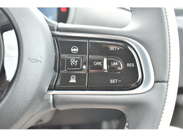 ５００ｅ オープン　弊社試乗車　ＥＴＣ２．０　純正ナビ　ワイヤレススマートフォンチャージャー　シートヒーター　ＬＥＤヘッドライト　オートマチックハイビーム　盗難防止システム　レーンキープアシスト（12枚目）