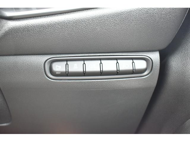 ５００ｅ オープン　弊社試乗車　ＥＴＣ２．０　純正ナビ　ワイヤレススマートフォンチャージャー　シートヒーター　ＬＥＤヘッドライト　オートマチックハイビーム　盗難防止システム　レーンキープアシスト（13枚目）