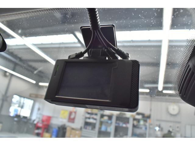 ジープ・コンパス リミテッド　ＥＴＣ２．０　ドライブレコーダー　純正ナビ　フルセグＴＶ　レザーシート　シートヒーター　ステアリングヒーター　ＬＥＤヘッドライト　レーンキープアシスト　パークアシスト（18枚目）