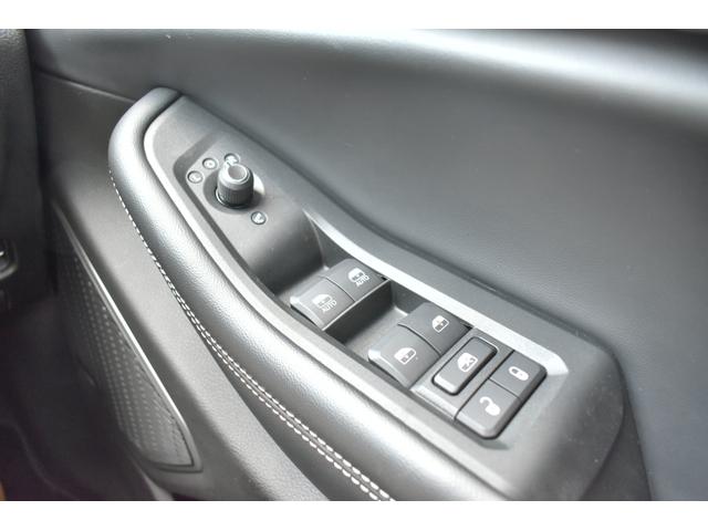 ジープ・グランドチェロキーＬ リミテッド　ＥＴＣ２．０　純正ナビ　フルセグＴＶ　ＬＥＤヘッドライト　シートヒーター　オートマチックハイビーム　パワーシート　アイドリングストップ　盗難防止システム　ワンオーナー車　禁煙車（15枚目）