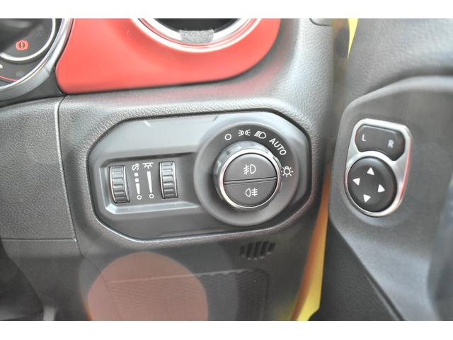 ジープ・ラングラーアンリミテッド ルビコン　パワートップ　特別仕様車　ＥＴＣ２．０　ナビ　フルセグＴＶ　ＬＥＤヘッドライト　レザーシート　シートヒーター　ステアリングヒーター　オートマチックハイビーム　ワンオーナー車　禁煙車（15枚目）