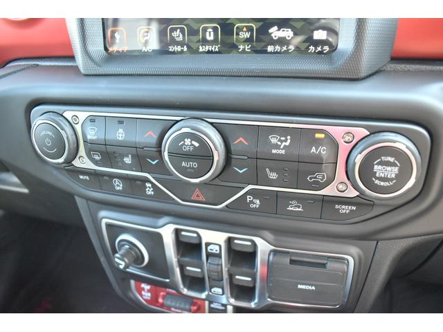 ジープ・ラングラーアンリミテッド ルビコン　パワートップ　特別仕様車　ＥＴＣ２．０　ナビ　フルセグＴＶ　ＬＥＤヘッドライト　レザーシート　シートヒーター　ステアリングヒーター　オートマチックハイビーム　ワンオーナー車　禁煙車（17枚目）