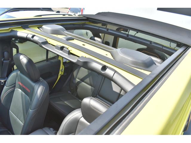 ジープ・ラングラーアンリミテッド ルビコン　パワートップ　特別仕様車　ＥＴＣ２．０　ナビ　フルセグＴＶ　ＬＥＤヘッドライト　レザーシート　シートヒーター　ステアリングヒーター　オートマチックハイビーム　ワンオーナー車　禁煙車（30枚目）