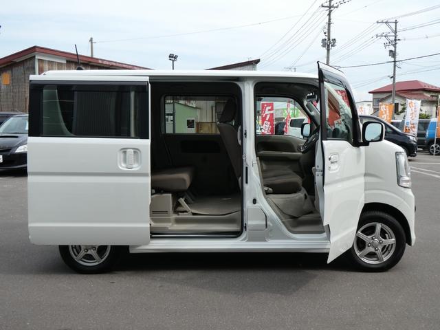 エブリイワゴン ＪＰターボ　４ＷＤ　軽自動車　衝突被害軽減ブレーキ　両側スライドドア　メモリナビ　ＤＶＤ／ＣＤ／ＳＤ　フルセグＴＶ　Ｂｌｕｅｔｏｏｔｈ　バックカメラ　２カメラドラレコ　スマートキー　運転席シートヒーター　横滑り防止装置（8枚目）