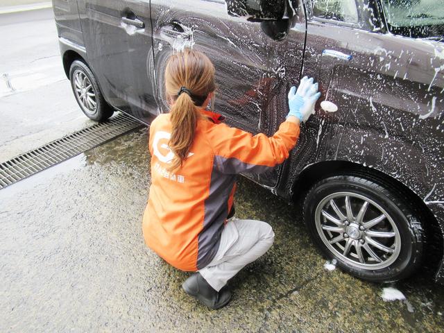 エブリイワゴン ＪＰターボ　４ＷＤ　軽自動車　衝突被害軽減ブレーキ　両側スライドドア　メモリナビ　ＤＶＤ／ＣＤ／ＳＤ　フルセグＴＶ　Ｂｌｕｅｔｏｏｔｈ　バックカメラ　２カメラドラレコ　スマートキー　運転席シートヒーター　横滑り防止装置（62枚目）