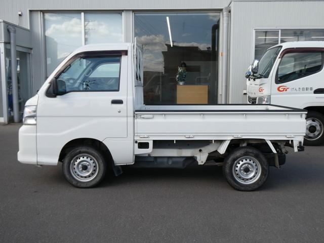 すべての車に外装のコーティングと各種ルームクリーニングを施工いたします！外装も内装も愛車はいつもピカピカキレイが気持ちいいですね♪