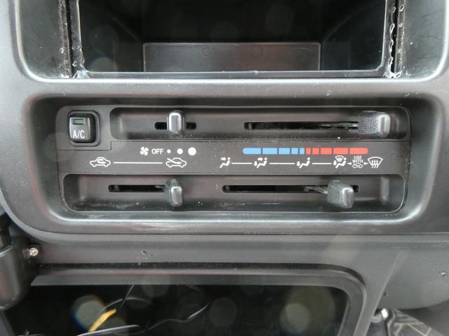 ハイゼットトラック エアコン・パワステスペシャルＶＳ　４ＷＤ　軽トラック　社外ＣＤ／ラジオ　エアコン　パワーステアリング　切替式４ＷＤ　４枚リーフ　作業灯　５速マニュアル（9枚目）
