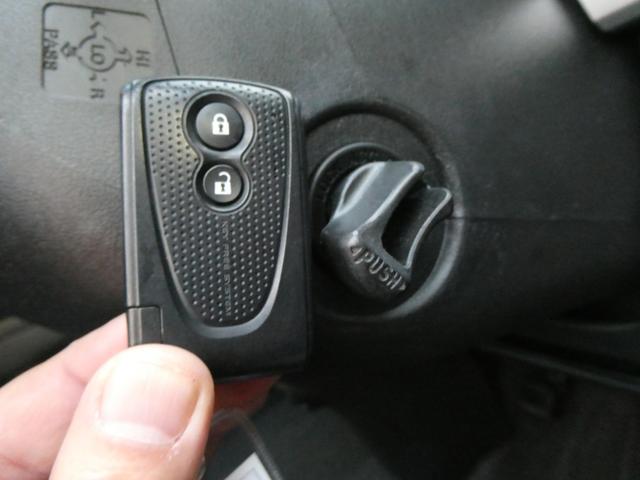 ムーヴ Ｘ　ＶＳ　ＩＩＩ　４ＷＤ　軽自動車　純正メモリナビ　ワンセグＴＶ　ＣＤ　キーフリー　フォグランプ　電動格納ミラー　ミラーウインカー　ミラーヒーター　純正アルミホイール（10枚目）