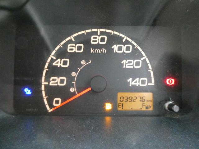 アクティトラック ＳＤＸ　４ＷＤ　軽トラック　純正ラジオ　作業灯　パワステ　エアバッグ　５速マニュアル（5枚目）