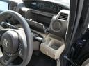 運転席にもドリンクホルダー完備!スマホや小物などもサッと置いておけます♪