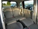 前席のシートバックを倒せば、フルフラットモードの完成です!体を横たえて眠れるので、車中泊にぴったりな機能ですね♪