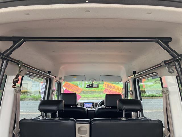 エブリイ ジョインターボ　車検２年付４ＷＤ　両側スライドドア　ナビ　ＴＶ　キーレスエントリー　電動格納ミラー　ターボ　ＡＴ　盗難防止システム　Ｂｌｕｅｔｏｏｔｈ　リフトアップ　カスタム　ペイント　Ｆランプ　Ｒヒーター付き（8枚目）