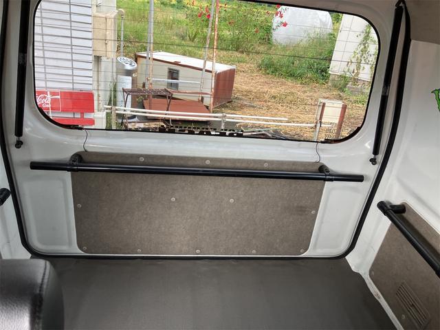 エブリイ ジョインターボ　車検２年付４ＷＤ　両側スライドドア　ナビ　ＴＶ　キーレスエントリー　電動格納ミラー　ターボ　ＡＴ　盗難防止システム　Ｂｌｕｅｔｏｏｔｈ　リフトアップ　カスタム　ペイント　Ｆランプ　Ｒヒーター付き（18枚目）